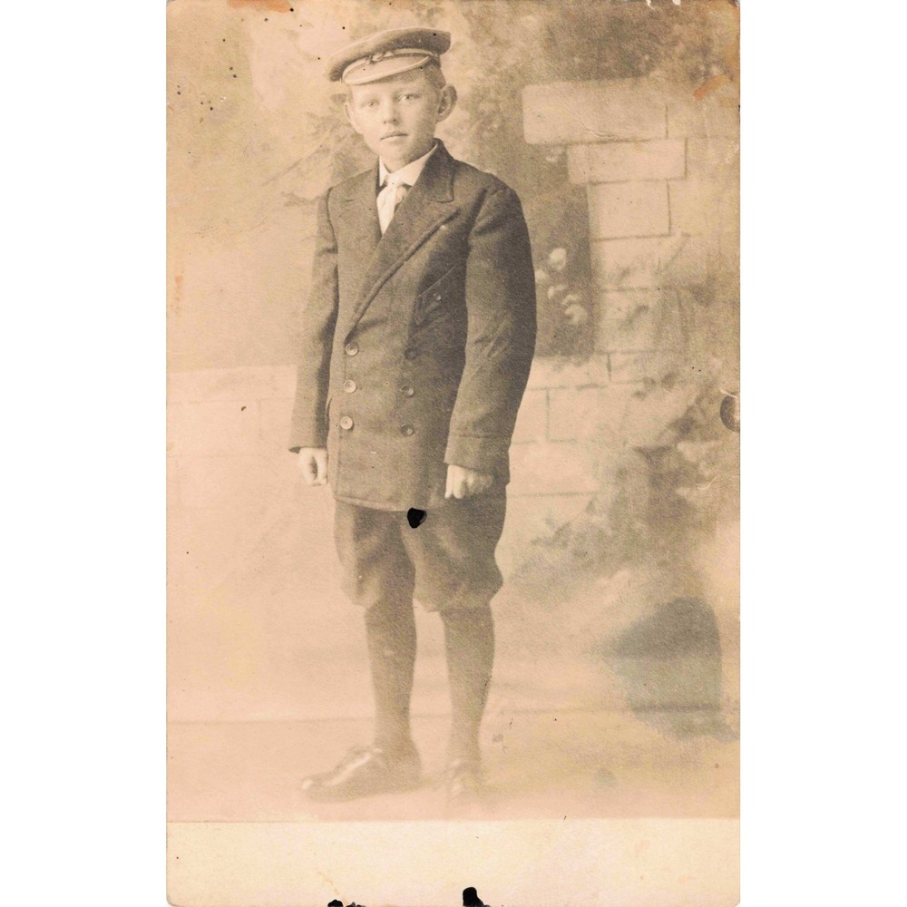 Antique RPPC Postcard Boy in Suit Knickers Hat Oregon Wisconsin 1 Cent Stamp - Picture 1 of 2